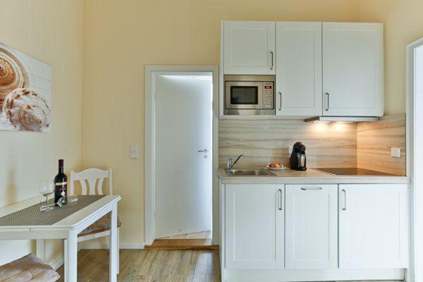 Appartement-5-Mit-Suedbalkon-In-Strandnaher-Lage-Baederstil-Villa-In-Wenningstedt-Sylt Bagian luar foto