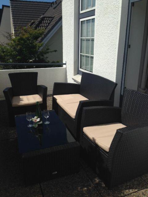 Appartement-5-Mit-Suedbalkon-In-Strandnaher-Lage-Baederstil-Villa-In-Wenningstedt-Sylt Bagian luar foto