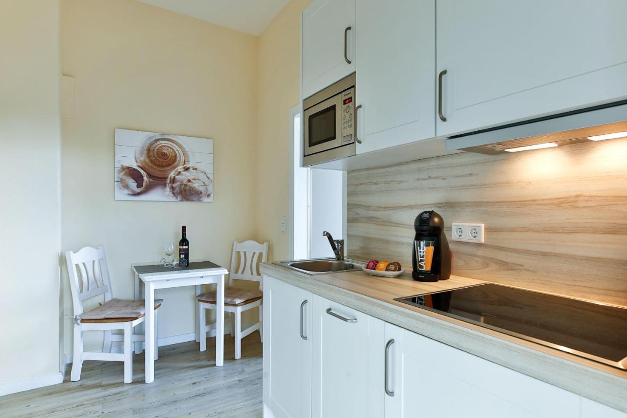 Appartement-5-Mit-Suedbalkon-In-Strandnaher-Lage-Baederstil-Villa-In-Wenningstedt-Sylt Bagian luar foto